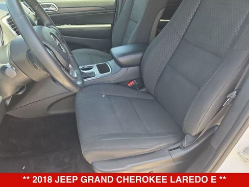 Used 2018 Jeep Grand Cherokee Laredo AWD/4WD image 15