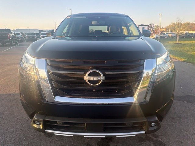 Used 2022 Nissan Pathfinder SL AWD/4WD image 3