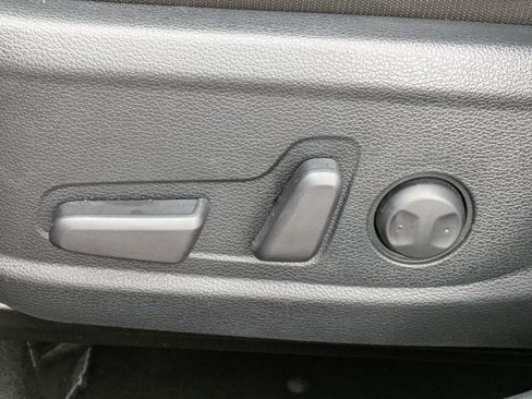 Certified 2024 Kia Seltos EX FWD image 17