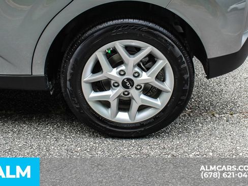 Used 2025 Kia Soul LX w/ LX Technology Package FWD image 16