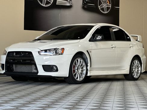 Used 2010 Mitsubishi Lancer Evolution GSR image 8