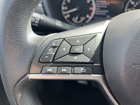 Used 2024 Nissan Altima 2.5 SV FWD image 19