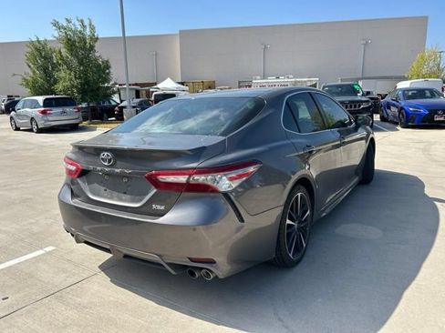 Used 2018 Toyota Camry XSE FWD image 3