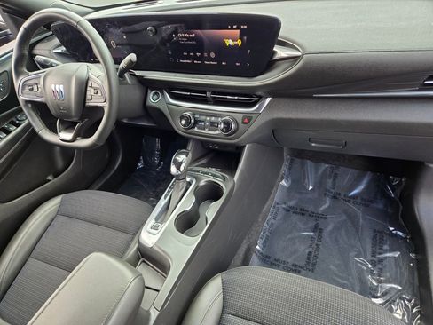 Used 2024 Buick Envista Preferred w/ Convenience I Package FWD image 16
