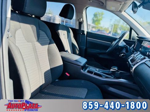 Used 2022 Kia Sorento LX image 24