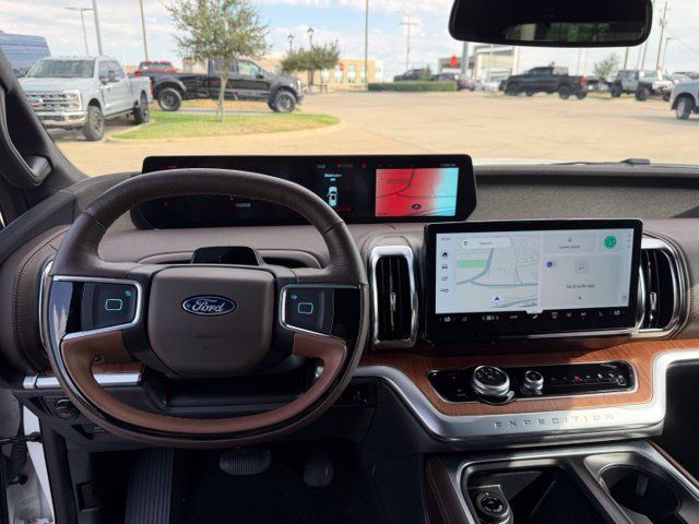 Used 2025 Ford Expedition King Ranch AWD/4WD image 18