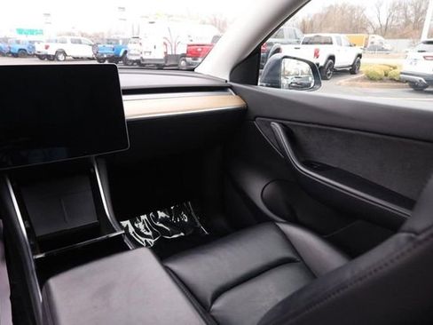 Used 2021 Tesla Model Y Long Range image 22