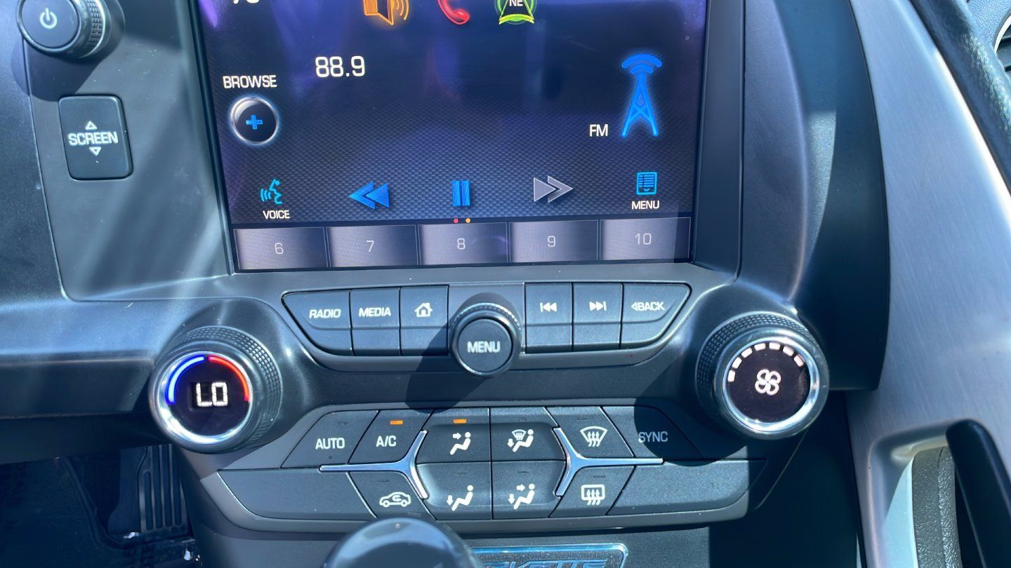 Used 2015 Chevrolet Corvette Stingray Coupe RWD image 18