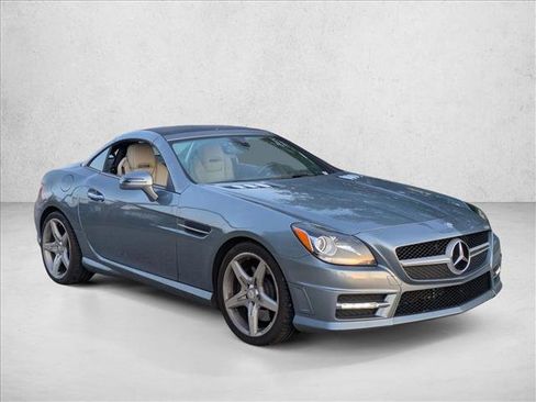 Used 2012 Mercedes-Benz SLK 350 image 3