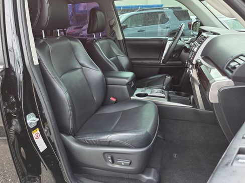 Used 2015 Toyota 4Runner Limited RWD image 18
