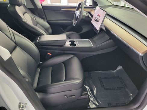 Used 2025 Tesla Model Y Long Range RWD image 15