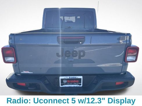 Used 2025 Jeep Gladiator Sport image 5