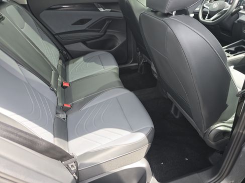 New 2026 Volkswagen Tiguan SE AWD/4WD image 16