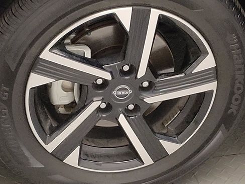 Used 2025 Nissan Sentra SV FWD image 31