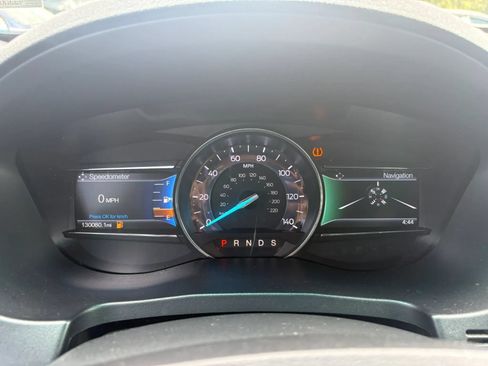 Used 2017 Ford Explorer XLT w/ Equipment Group 202A FWD image 18