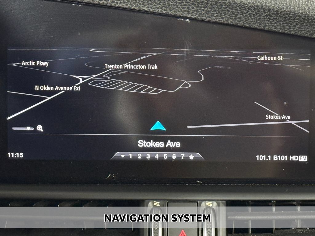 Used 2018 Alfa Romeo Giulia AWD image 3