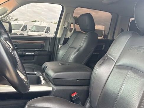 Used 2018 RAM 1500 Laramie AWD/4WD image 12