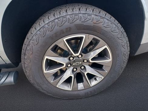 Used 2023 Chevrolet Tahoe Z71 w/ Luxury Package AWD/4WD image 31