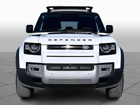 Used 2025 Land Rover Defender 90 S image 4