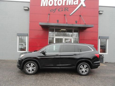 Used 2017 Honda Pilot EX-L image 2