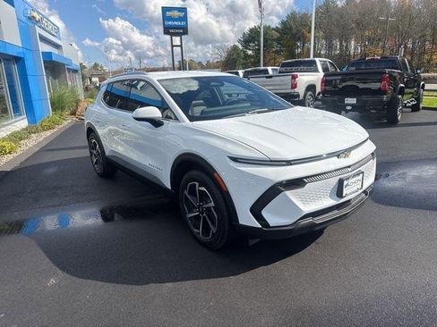New 2026 Chevrolet Equinox EV LT image 7