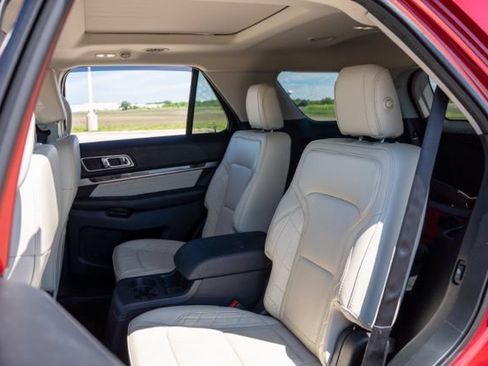 Used 2018 Ford Explorer Platinum AWD/4WD image 15