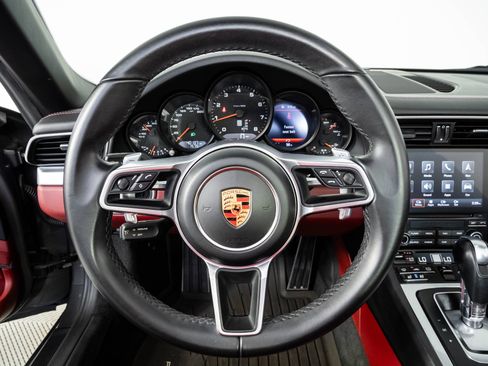 Used 2018 Porsche 911 Targa 4 AWD/4WD image 8