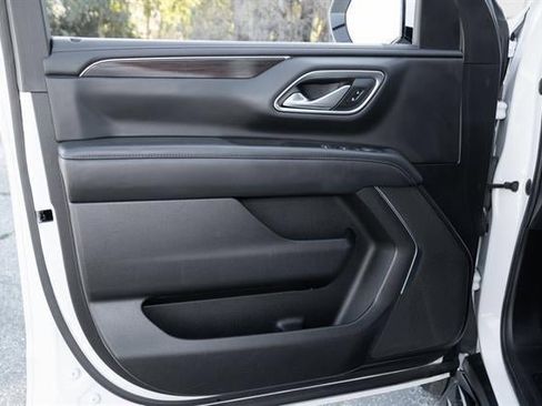 Used 2022 GMC Yukon XL SLE w/ Gmc Pro Safety Plus Package image 22