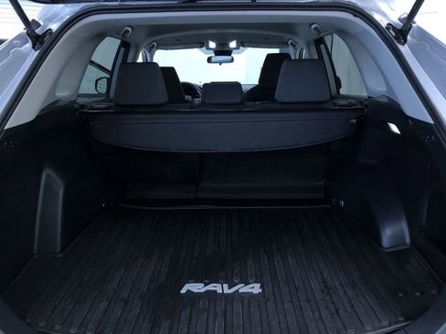 Used 2025 Toyota RAV4 XLE image 31