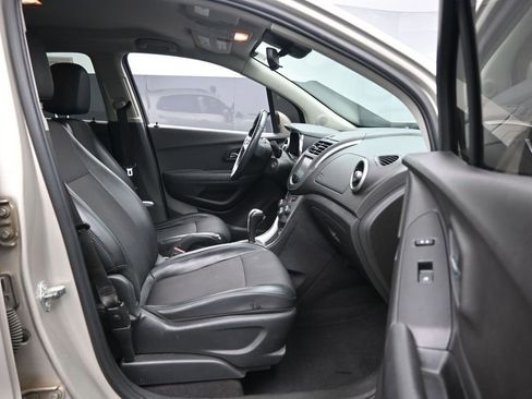 Used 2016 Chevrolet Trax LT w/ LT Convenience Package FWD image 21