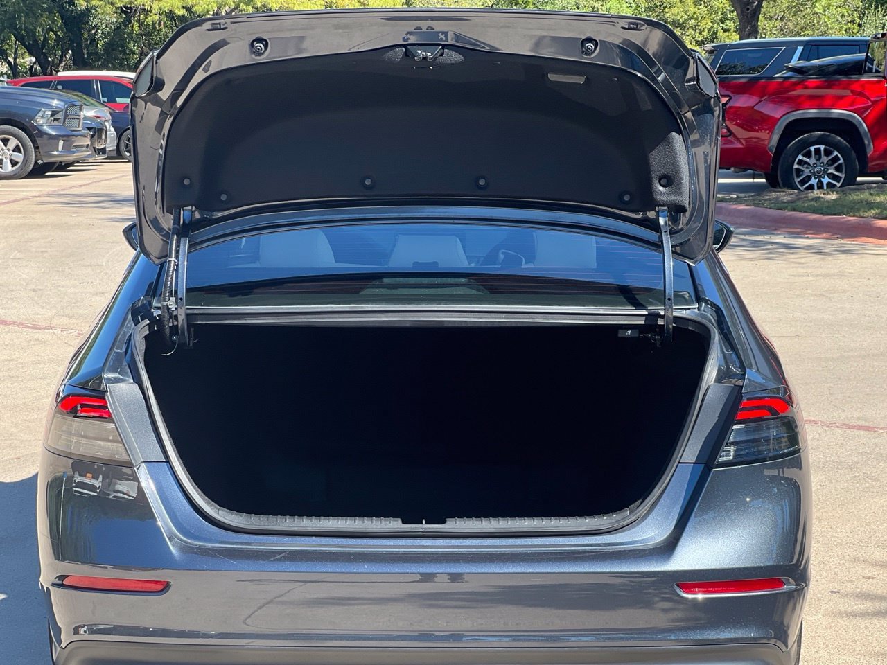 Used 2025 Honda Accord LX image 5