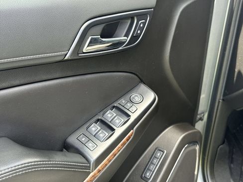 Used 2020 Chevrolet Suburban Premier AWD/4WD image 15