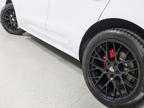 Used 2017 Porsche Macan GTS w/ Premium Package Plus AWD/4WD image 12