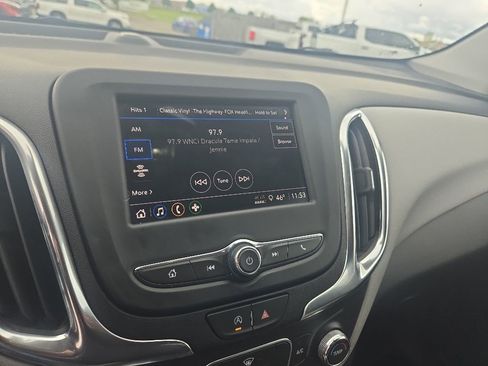 Used 2024 Chevrolet Equinox LS FWD image 17