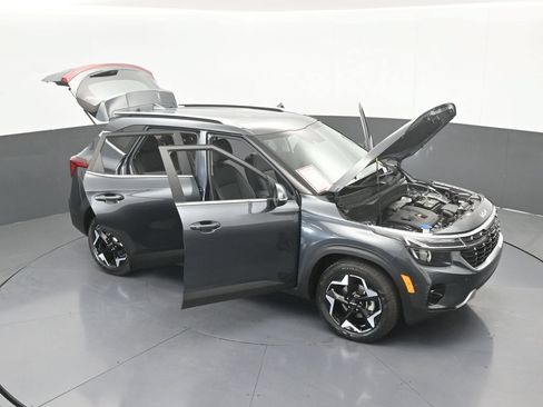 Used 2024 Kia Seltos EX FWD image 71