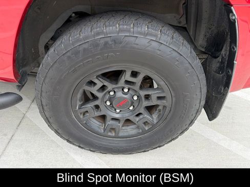 Used 2022 Toyota 4Runner SR5 Premium w/ Moonroof Package RWD image 10