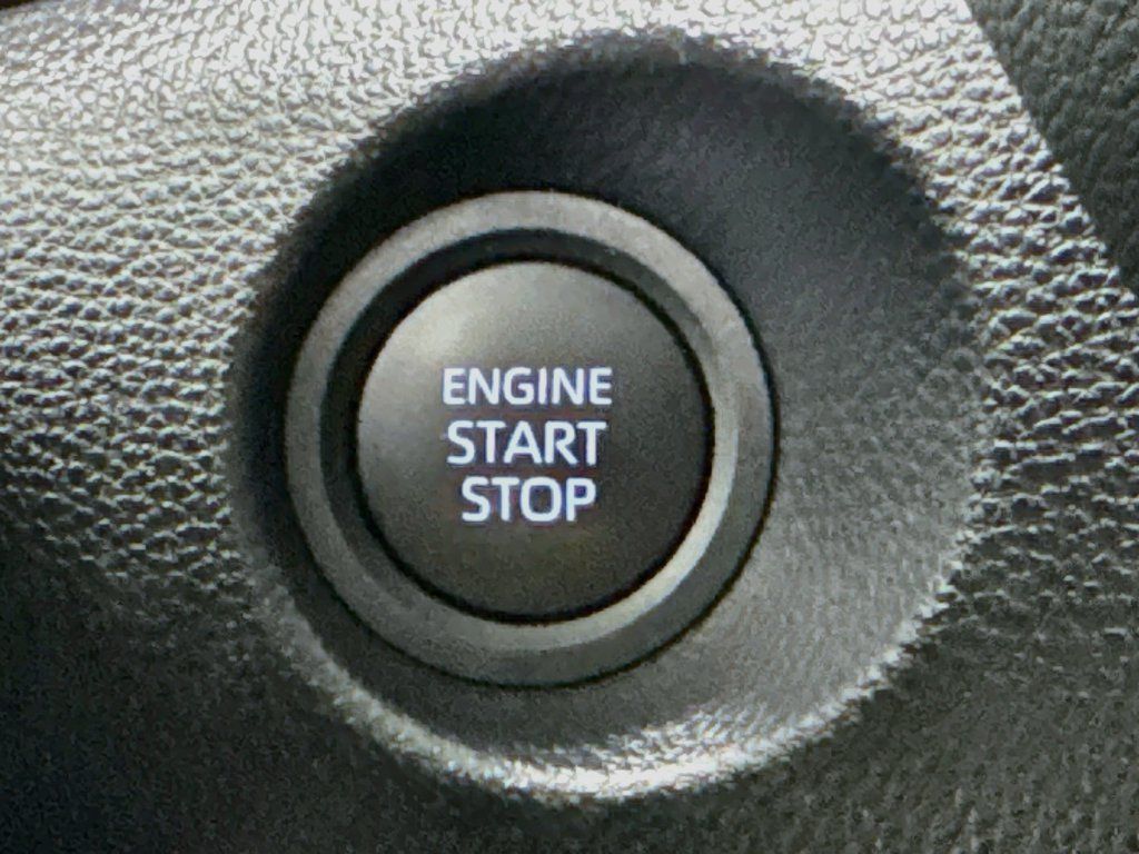 Used 2026 Toyota Corolla Cross LE FWD image 35
