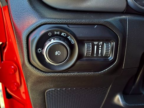 Used 2022 Jeep Wrangler Sport AWD/4WD image 14