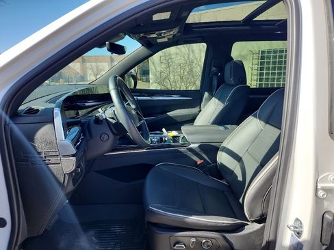 Used 2025 Cadillac Escalade ESV Premium Luxury w/ LPO, Floor Liner Package image 14