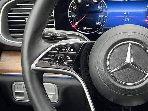 Used 2025 Mercedes-Benz GLE 350 4MATIC w/ Winter Package image 38