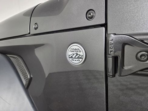 Used 2018 Jeep Wrangler Sport image 12