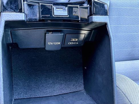 Used 2021 Toyota Corolla SE image 32