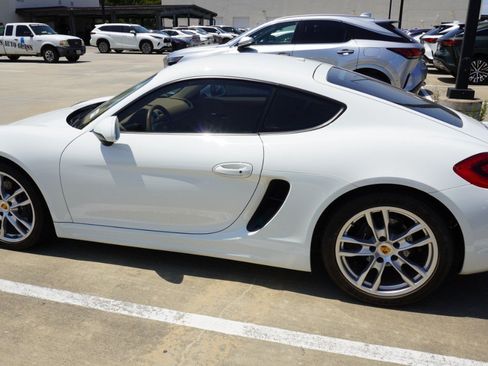 Used 2015 Porsche Cayman RWD image 5