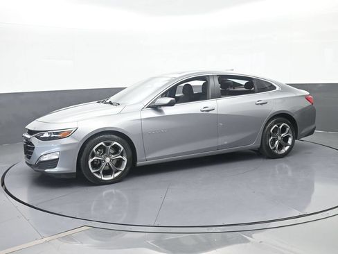 Used 2024 Chevrolet Malibu LT FWD image 2