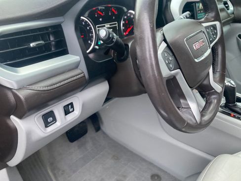 Used 2019 GMC Acadia SLT w/ LPO, Floor Liner Package image 17