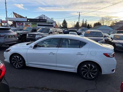 Used 2018 Acura ILX w/ Special Edition Package image 3