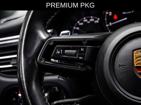 Used 2023 Porsche Macan Turbo AWD/4WD image 32