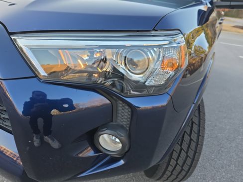 Used 2020 Toyota 4Runner SR5 Premium image 31