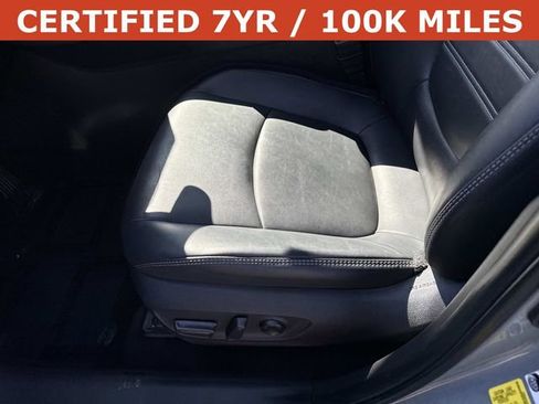 Used 2023 Toyota RAV4 XLE Premium image 15