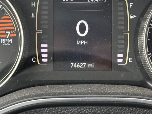 Used 2019 Jeep Cherokee Latitude Plus FWD image 24